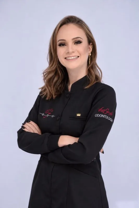 Dra. Bruna Camila Weber, equipe da Van Gogh Odontologia